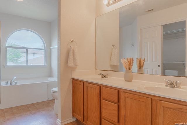 518 Candy Dr, Converse, TX 78109