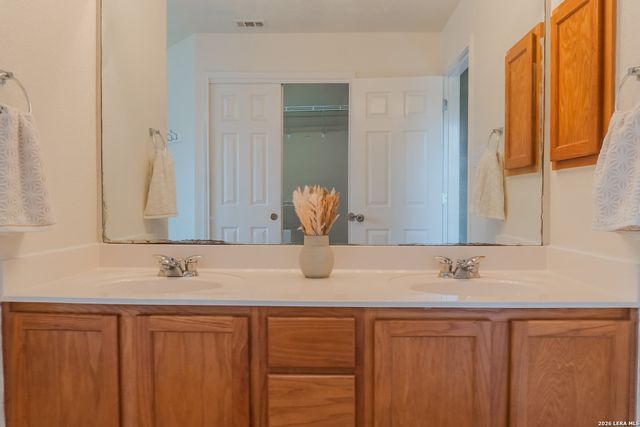 518 Candy Dr, Converse, TX 78109