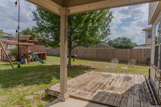 518 Candy Dr, Converse, TX 78109