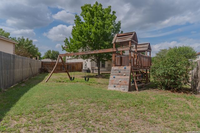 518 Candy Dr, Converse, TX 78109