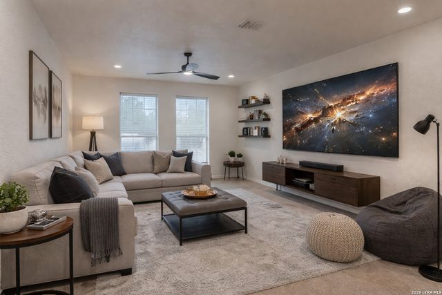 518 Candy Dr, Converse, TX 78109