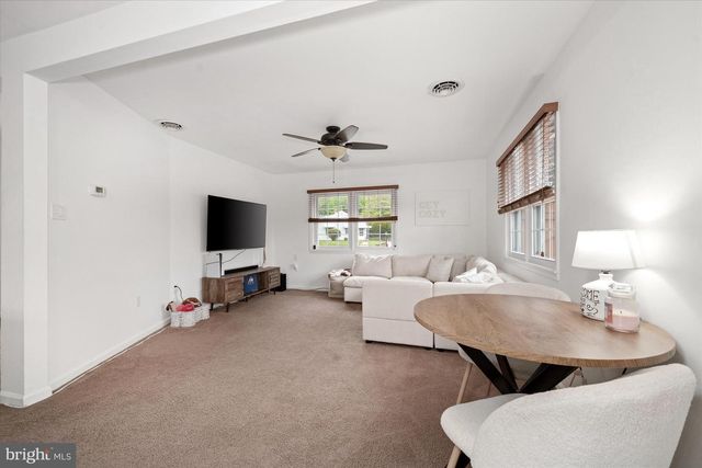 1611 W WILLOW RUN DR, Wilmington, DE 19805