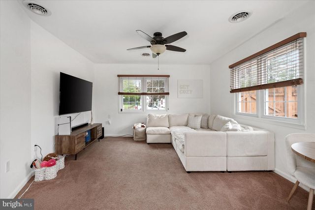 1611 W WILLOW RUN DR, Wilmington, DE 19805