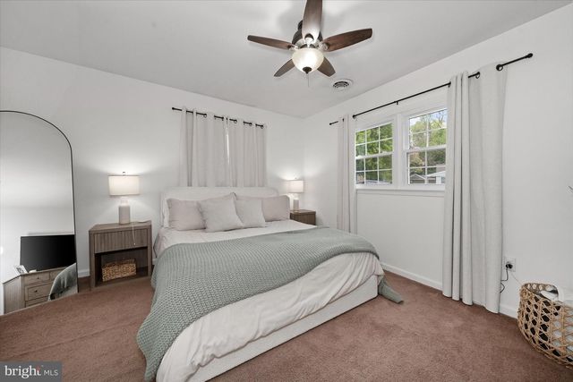 1611 W WILLOW RUN DR, Wilmington, DE 19805