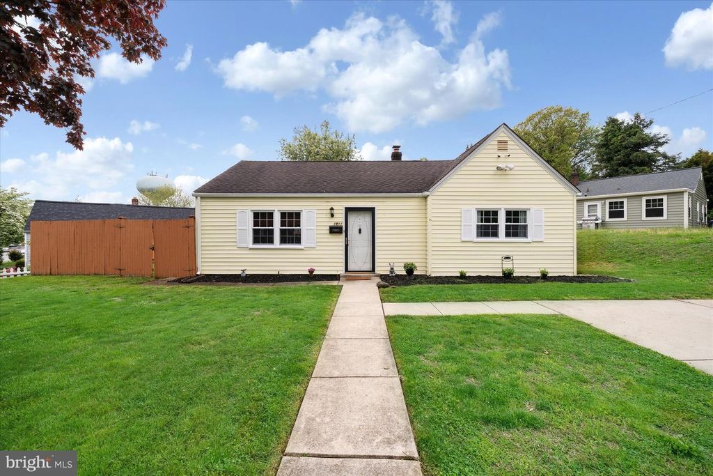 1611 W WILLOW RUN DR, Wilmington, DE 19805