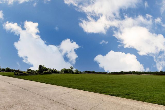 913 Buffalo Trail, Angleton, TX 77516