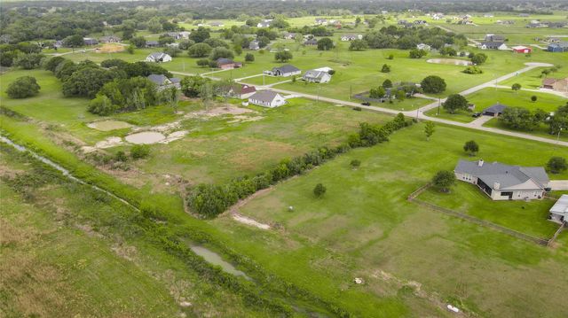 913 Buffalo Trail, Angleton, TX 77516