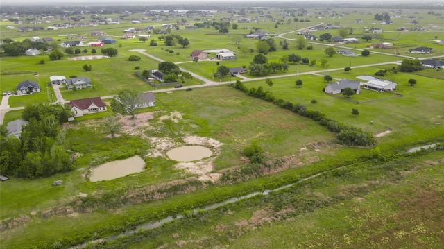 913 Buffalo Trail, Angleton, TX 77516