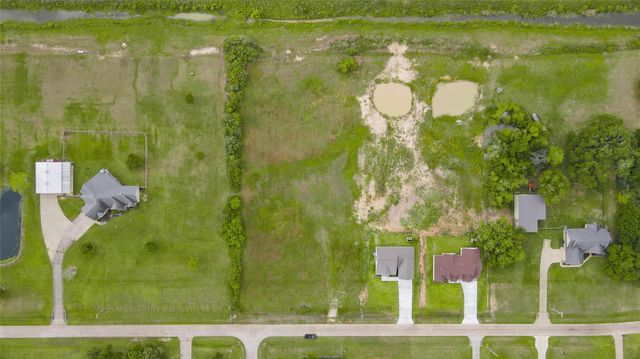 913 Buffalo Trail, Angleton, TX 77516