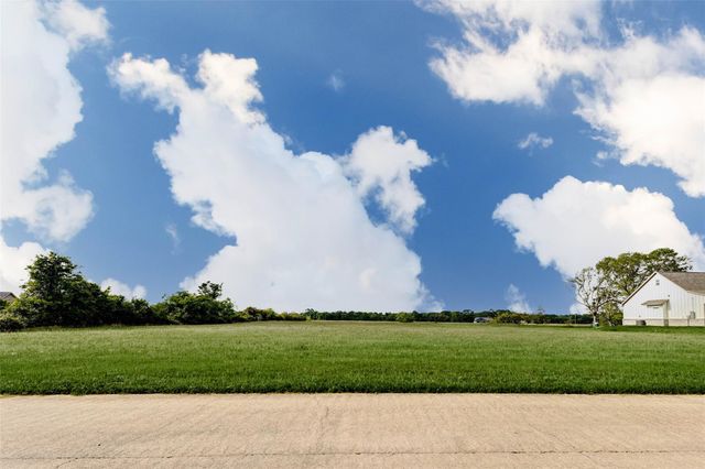 913 Buffalo Trail, Angleton, TX 77516