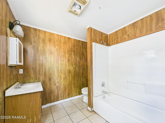 111 Sternberg Drive, Lafayette, LA 70506