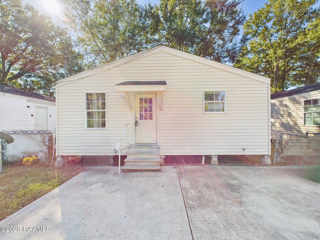 111 Sternberg Drive, Lafayette, LA 70506