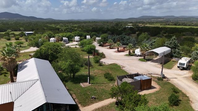 10965 FM 470, Tarpley, TX 78883