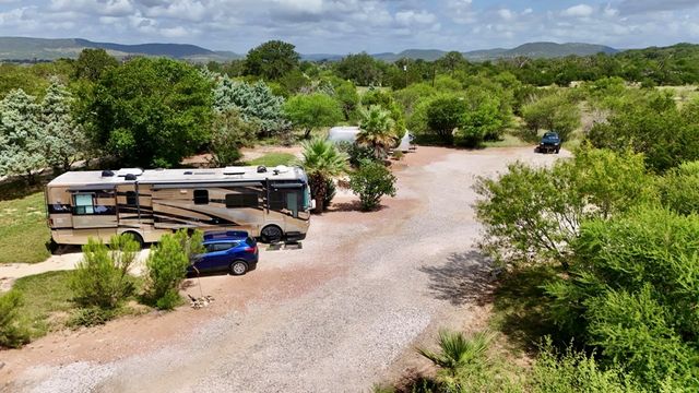 10965 FM 470, Tarpley, TX 78883