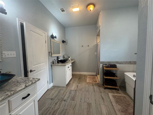 1219 N 16th Street, Waco, TX 76707