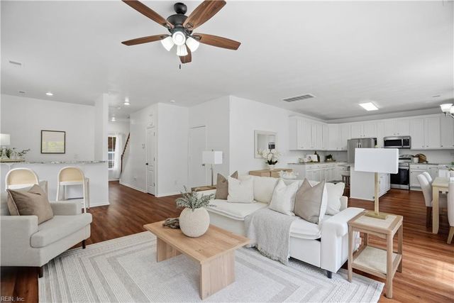 1752 Schooner Strait CT, Virginia Beach, VA 23453