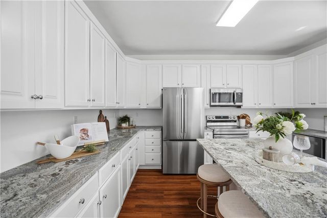 1752 Schooner Strait CT, Virginia Beach, VA 23453