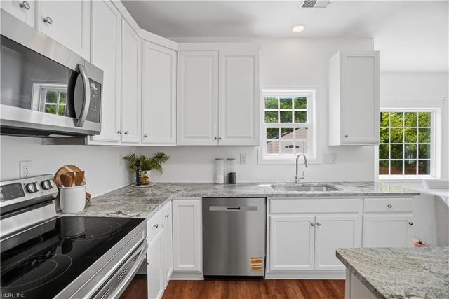 1752 Schooner Strait CT, Virginia Beach, VA 23453