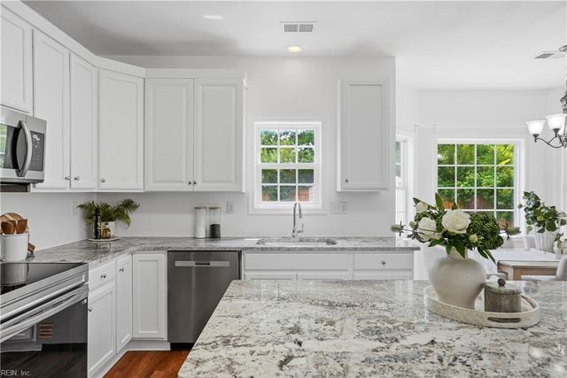 1752 Schooner Strait CT, Virginia Beach, VA 23453