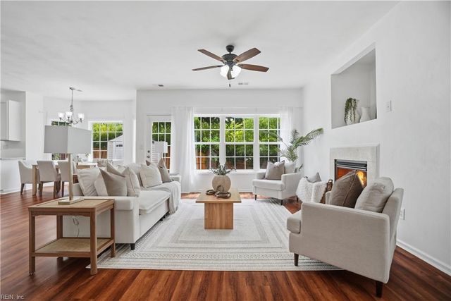 1752 Schooner Strait CT, Virginia Beach, VA 23453
