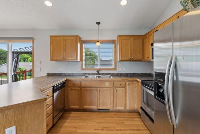 2431 Big Oak Lane, Mayer, MN 55360