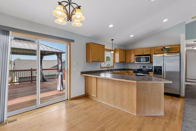 2431 Big Oak Lane, Mayer, MN 55360