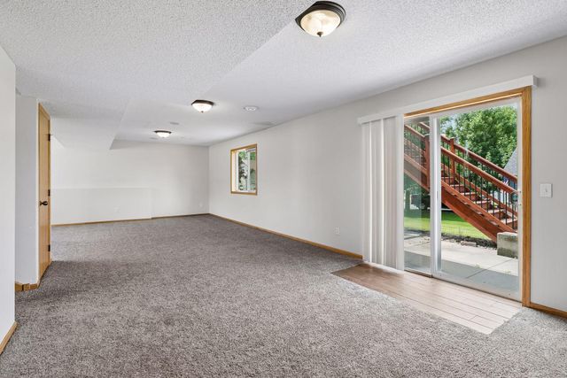 2431 Big Oak Lane, Mayer, MN 55360