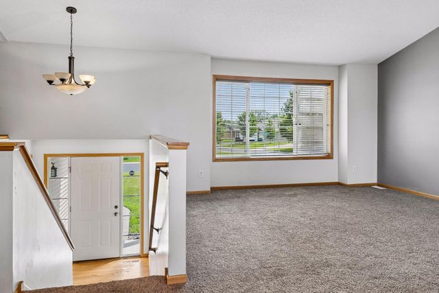 2431 Big Oak Lane, Mayer, MN 55360