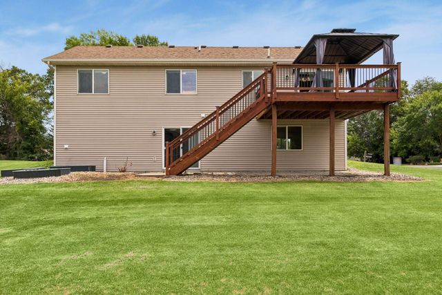2431 Big Oak Lane, Mayer, MN 55360