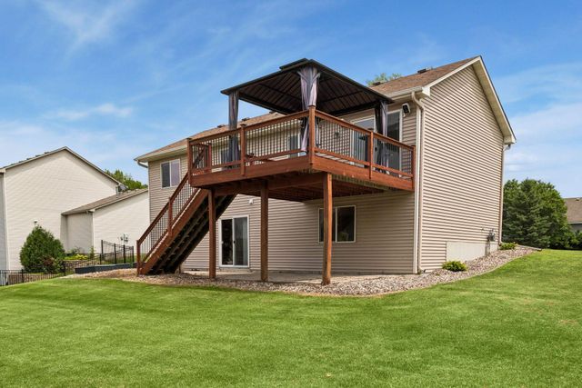 2431 Big Oak Lane, Mayer, MN 55360