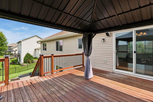 2431 Big Oak Lane, Mayer, MN 55360