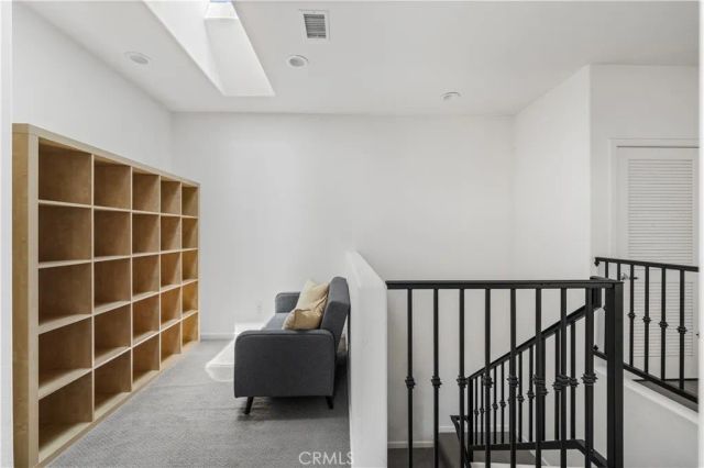 7611 N Honor, Van Nuys, CA 91405
