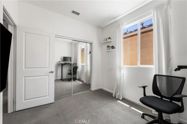 7611 N Honor, Van Nuys, CA 91405