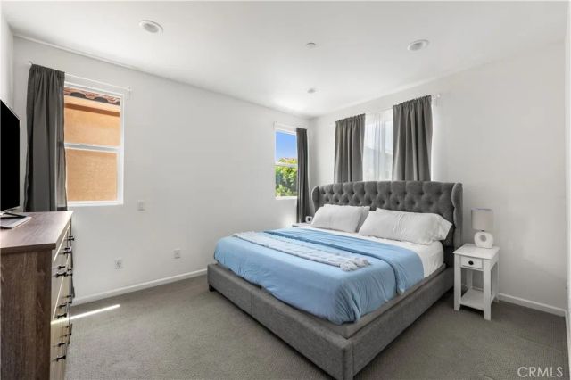7611 N Honor, Van Nuys, CA 91405