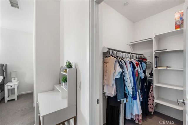 7611 N Honor, Van Nuys, CA 91405