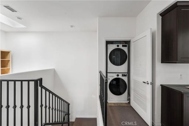 7611 N Honor, Van Nuys, CA 91405
