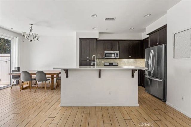 7611 N Honor, Van Nuys, CA 91405