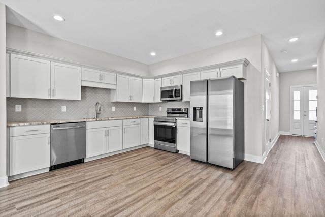 405 Shelby St A, Clarksville, TN 37042
