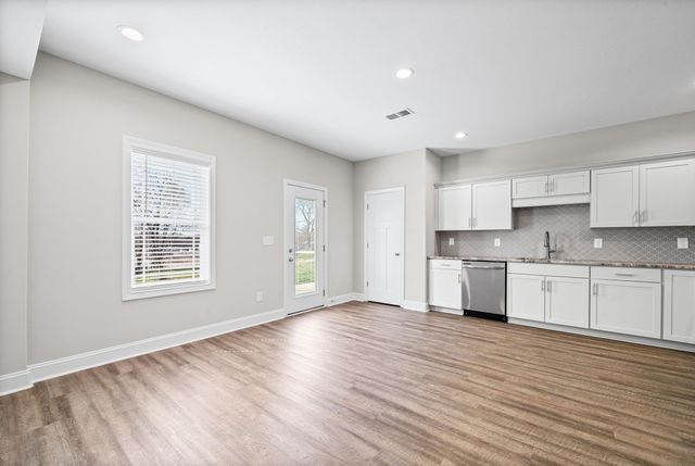 405 Shelby St A, Clarksville, TN 37042