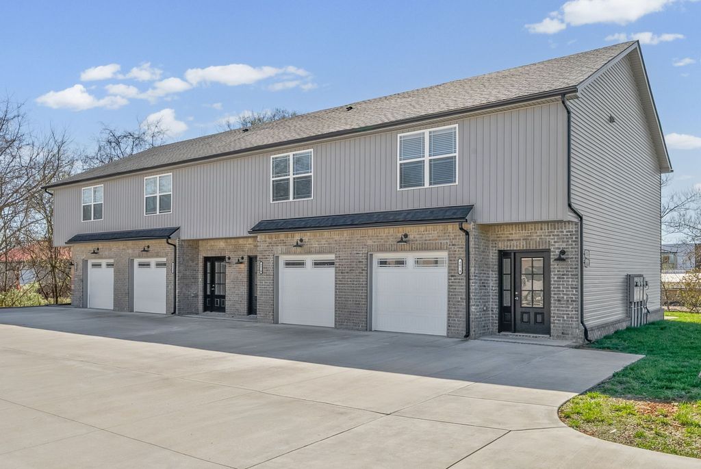 405 Shelby St A, Clarksville, TN 37042