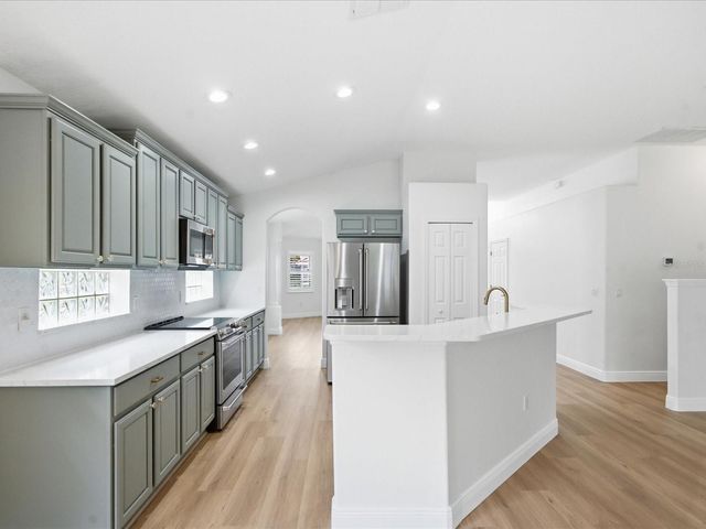 18921 PLACE MARQUETTE, Lutz, FL 33558