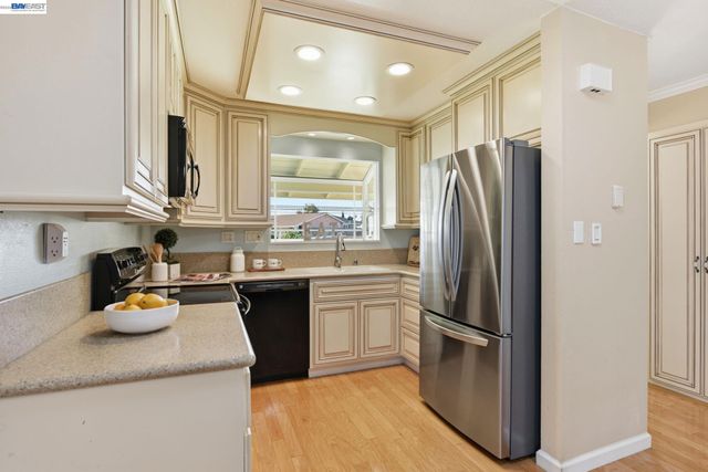 32301 Ruth Ct, Union City, CA 94587