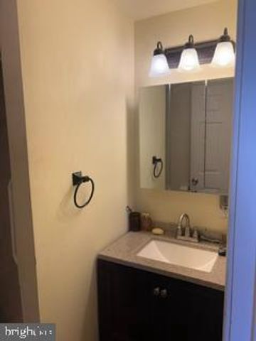 111 W 5TH AVE, Ranson, WV 25438