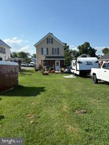 111 W 5TH AVE, Ranson, WV 25438