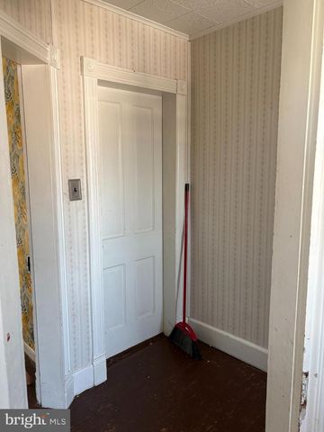 111 W 5TH AVE, Ranson, WV 25438