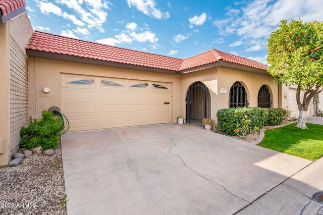 7837 E CRESTWOOD Way, Scottsdale, AZ 85250