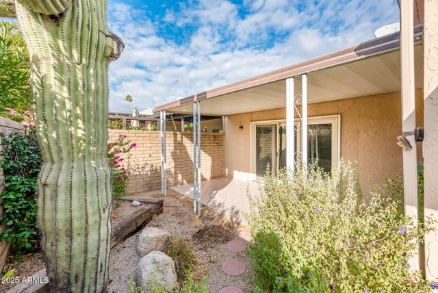 7837 E CRESTWOOD Way, Scottsdale, AZ 85250