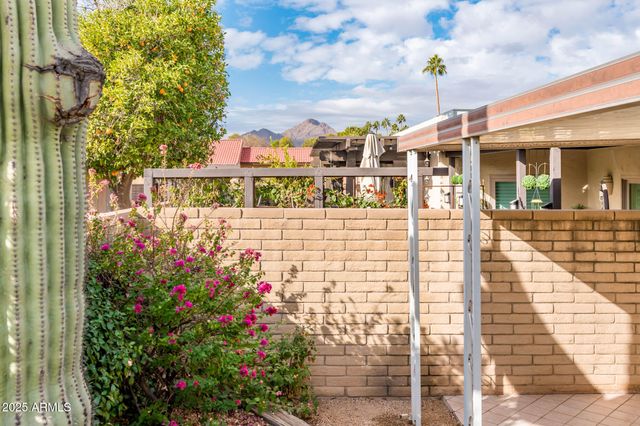 7837 E CRESTWOOD Way, Scottsdale, AZ 85250