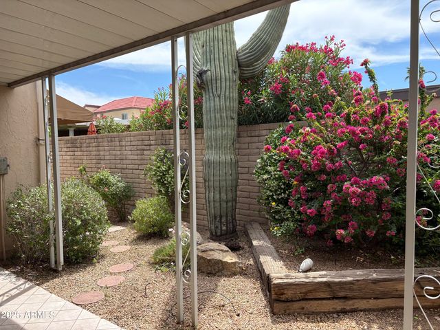 7837 E CRESTWOOD Way, Scottsdale, AZ 85250