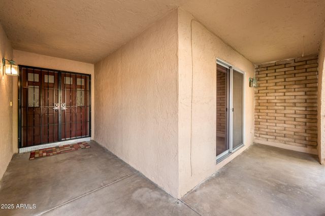 7837 E CRESTWOOD Way, Scottsdale, AZ 85250